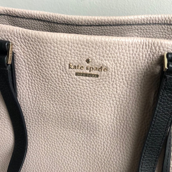 Kate Spade Purse - Picture 2 of 6